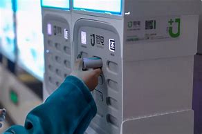 1小時(shí)最高10元！共享充電寶企業(yè)卻還在虧損，錢(qián)被誰(shuí)賺走了？